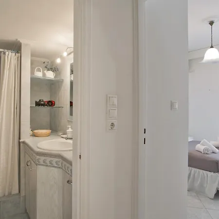 Blue Nest Apartment *