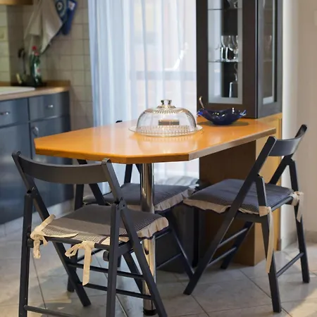 Blue Nest Apartment *
